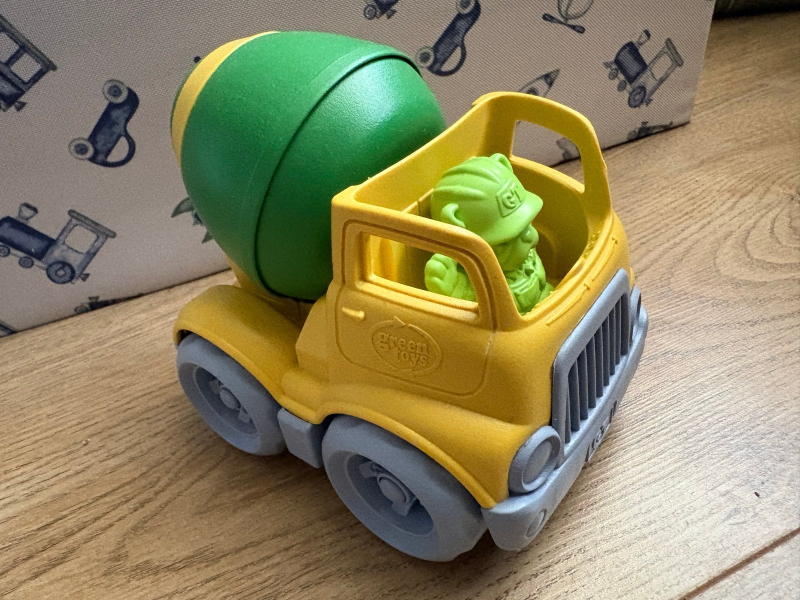 Green Toys Cementwagen met figuur - Zo goed als nieuw, Ophalen, Zo goed als nieuw
