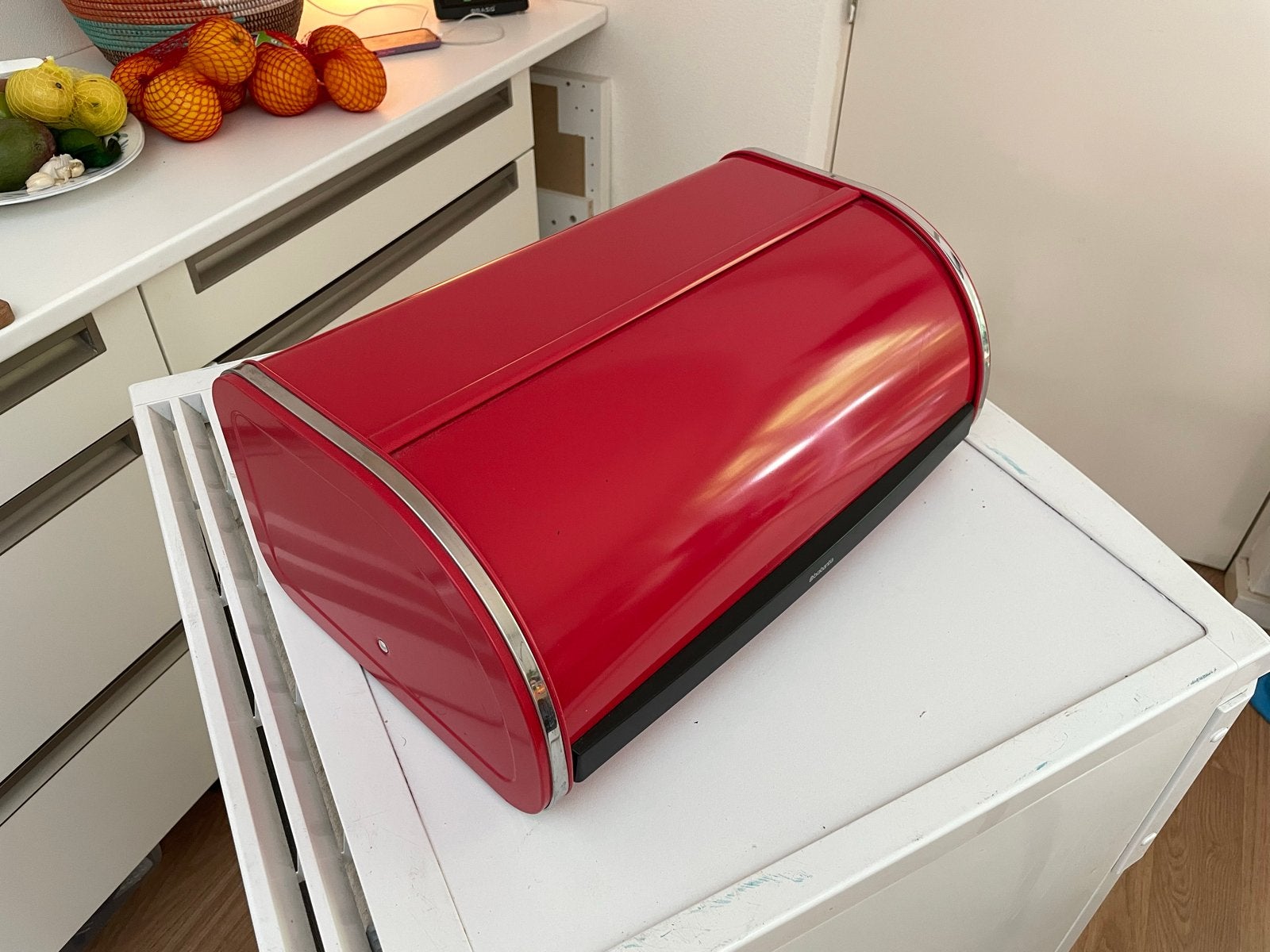Brabantia Broodtrommel Rood - Zo goed als nieuw, Ophalen, Zo goed als nieuw, Metaal, Broodtrommel