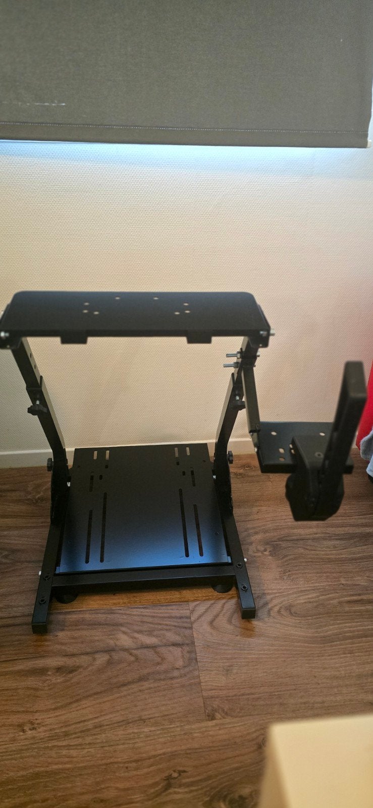 Foto 5 van Thrustmaster T300 RS GT met handrem en racestuurstandaard