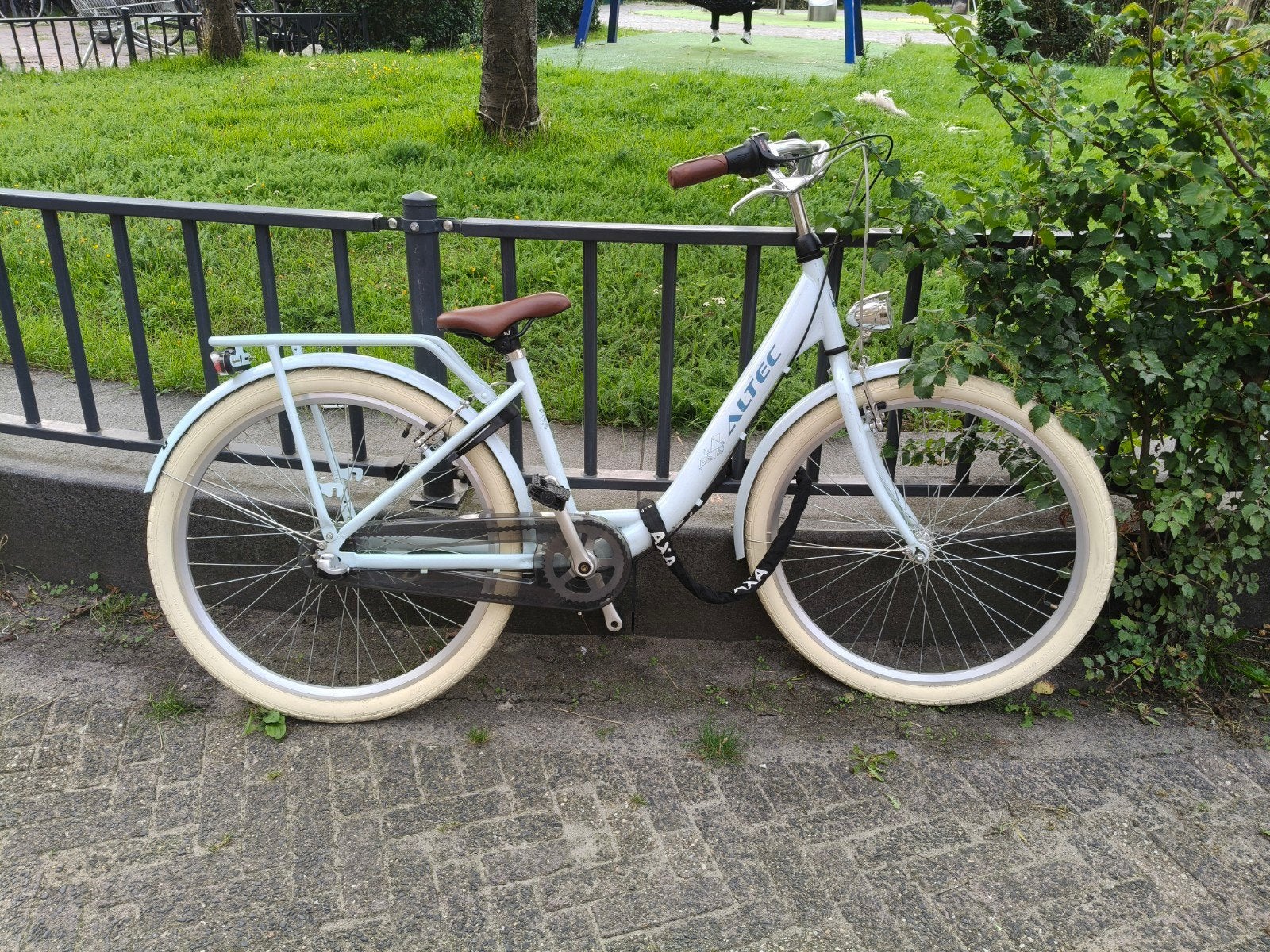 Altec Tuana 26 inch meisjesfiets - Zo goed als nieuw, Altec, Zo goed als nieuw, Handrem, Ophalen