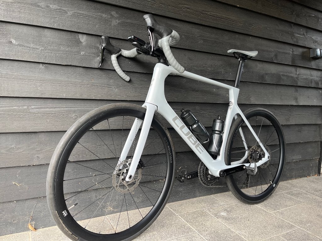Cube Agree C:62 ONE (2025/2026) | Maat 62, 28 inch, Carbon, Heren, Zo goed als nieuw