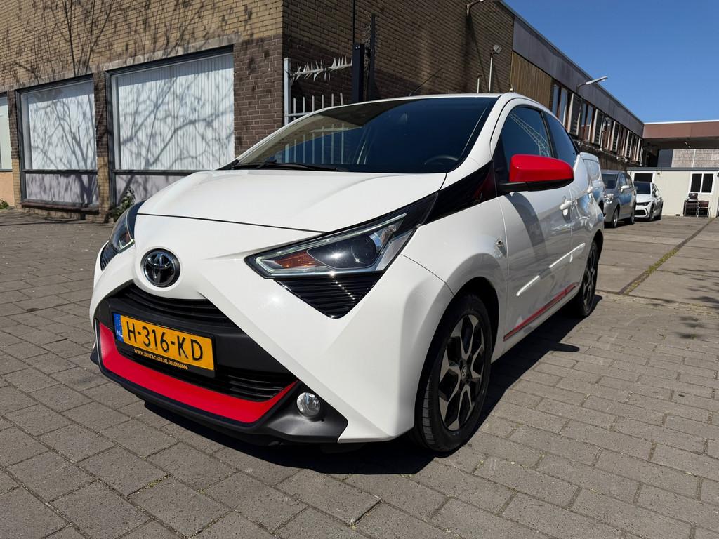 Toyota Aygo 1.0 VVT-i x-joy NAP/eerste eigenaar/automaat, Auto's, Toyota, Gebruikt, Euro 6, 4 stoelen, Wit