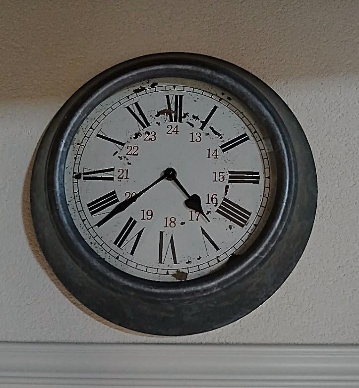 Klok Clayre & Eef, Ophalen of Verzenden, Zo goed als nieuw, Analoog, Wandklok