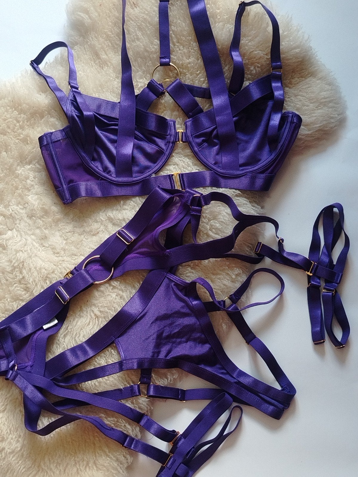 Luxe nieuwe Paarse Harnas Lingerie Set Maat L, Ophalen of Verzenden, Paars, Setje