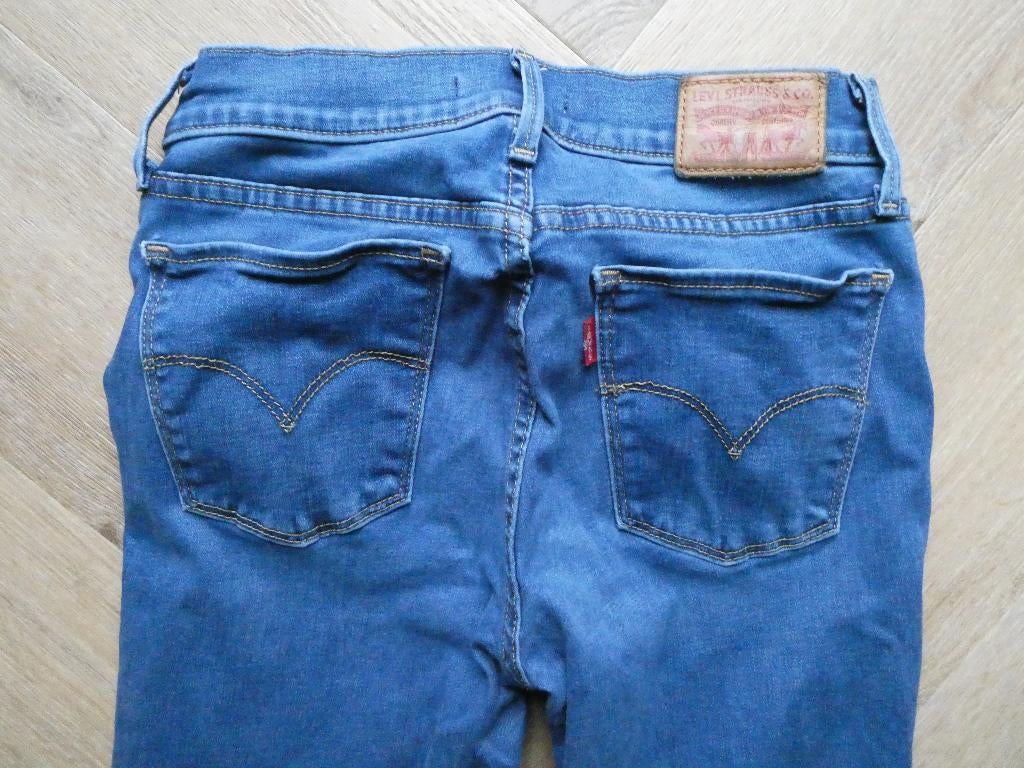 Levi 710 Super Skinny spijkerbroek maat 27-30, Kleding | Dames, Spijkerbroeken en Jeans, Blauw, Ophalen of Verzenden, Zo goed als nieuw