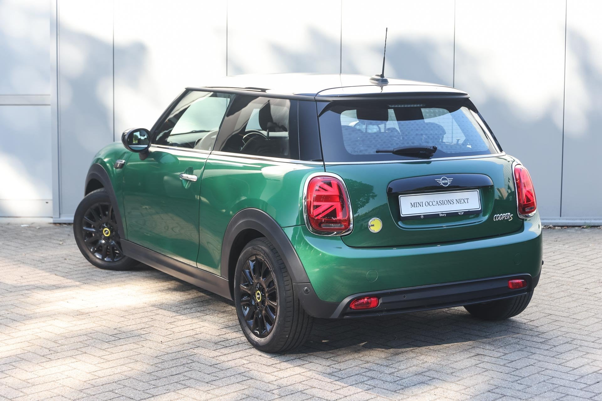 MINI Electric Classic / Comfort Access / Sportstoelen / Stoe, Auto's, Mini, Met garantie (alle), 4 stoelen, Automatische klimaatregeling