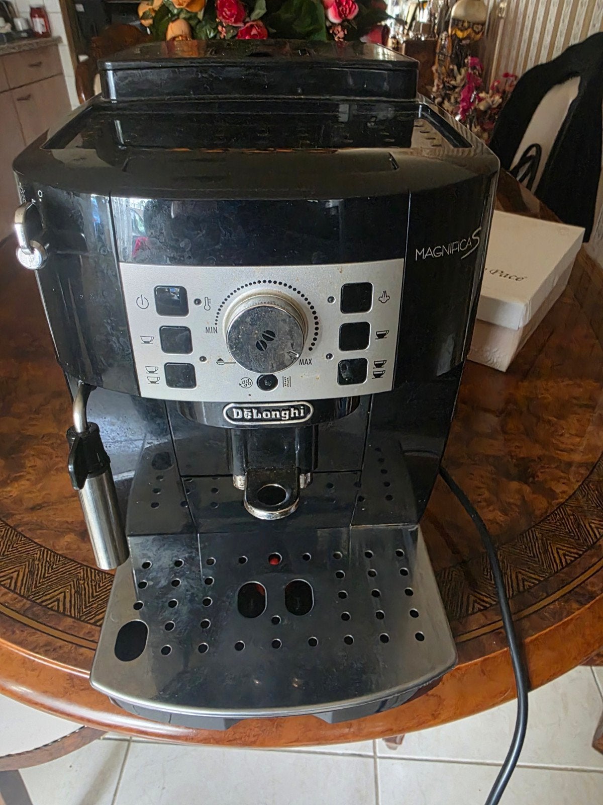 DEFECT DeLonghi Magnifica S volautomatische espressomachine, Ophalen, Gebruikt, Espresso apparaat, Koffiebonen