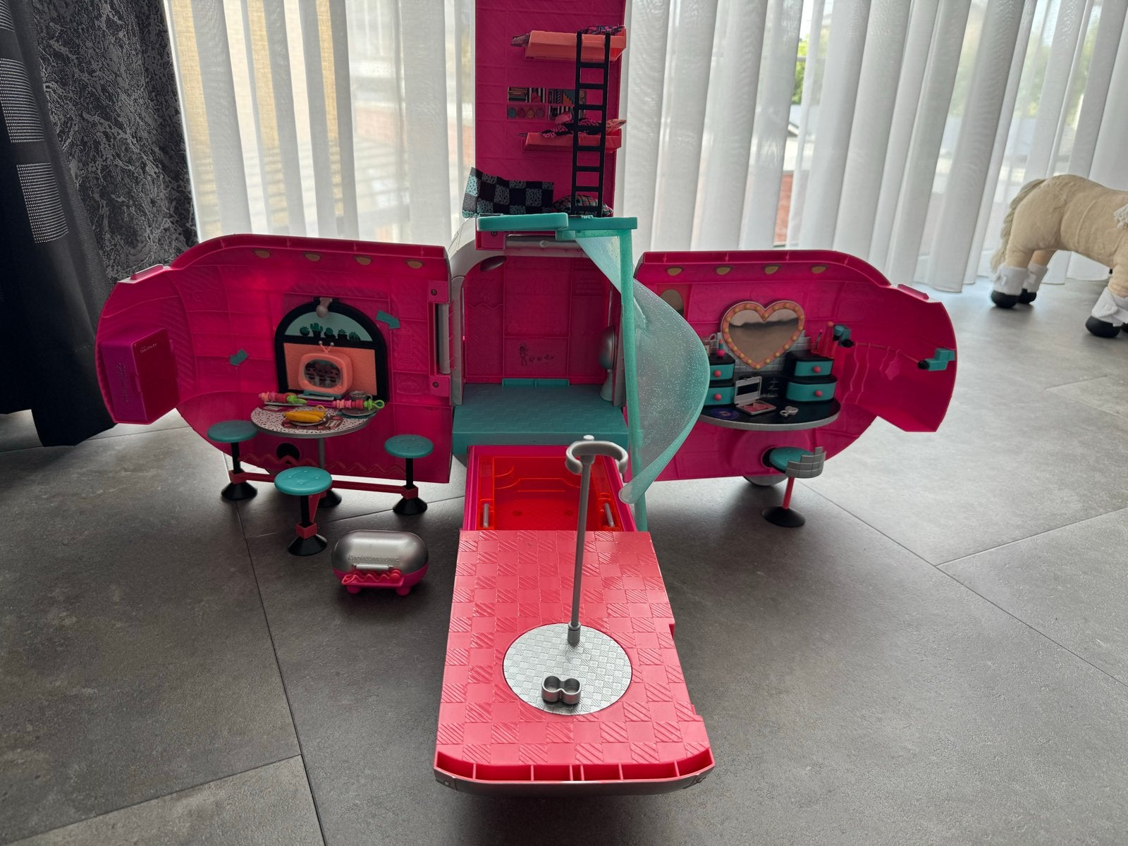 L.O.L. Surprise! Glamper Camper 4-in-1 Speelset, Ophalen, Zo goed als nieuw