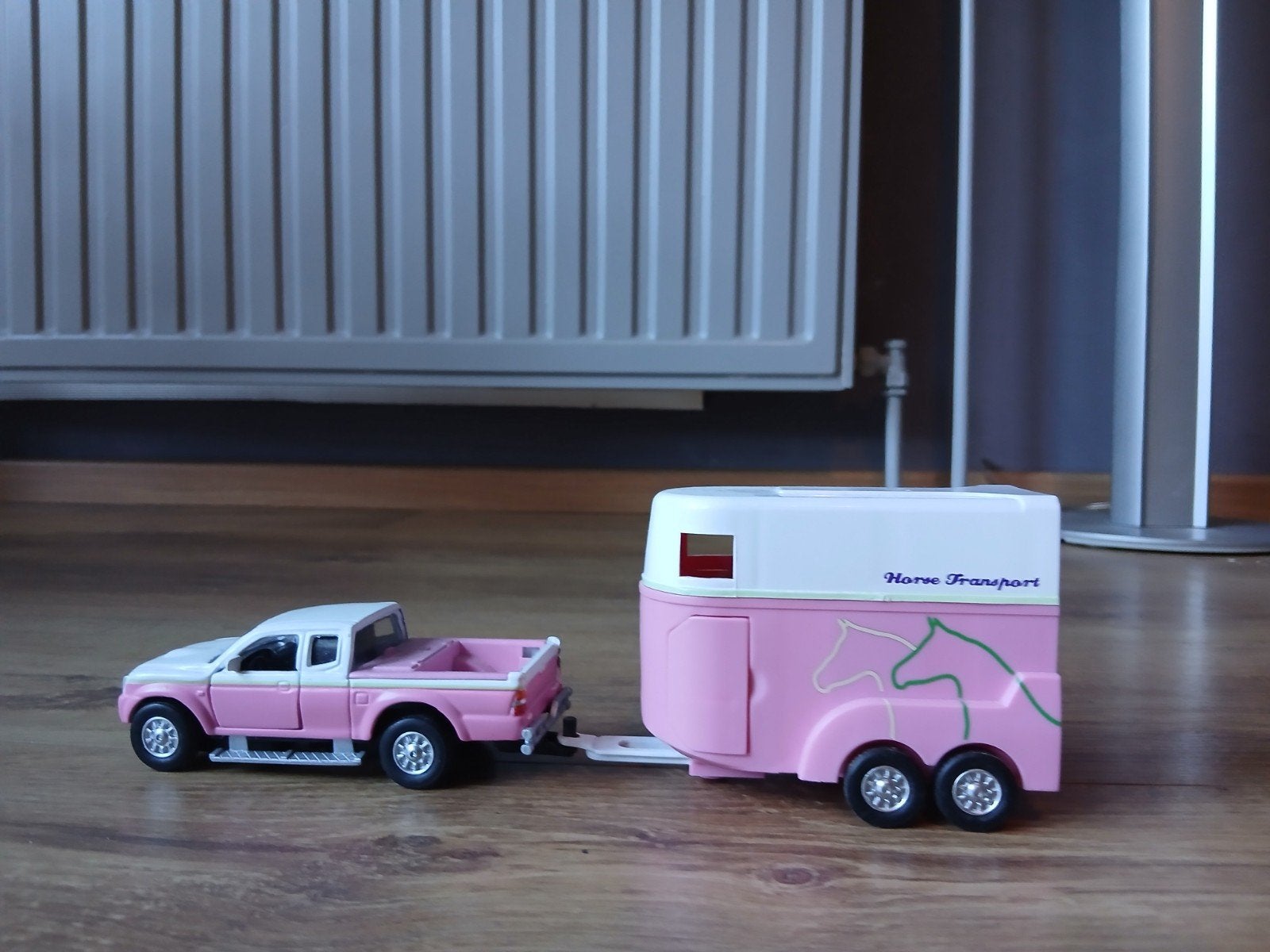 Roze speelgoed pick-up met paardentrailer, Ophalen, Zo goed als nieuw