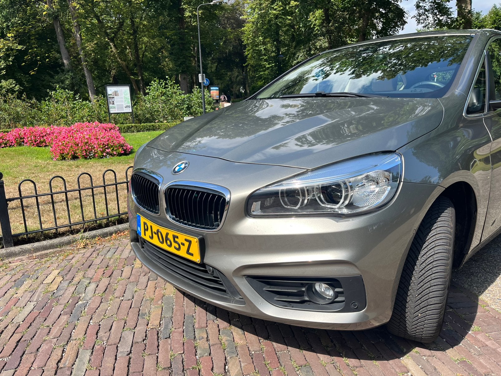 BMW 2-Serie Active Tourer 218i 136pk Aut 2017 Grijs, 1345 kg, 136 pk, Beige, Particulier