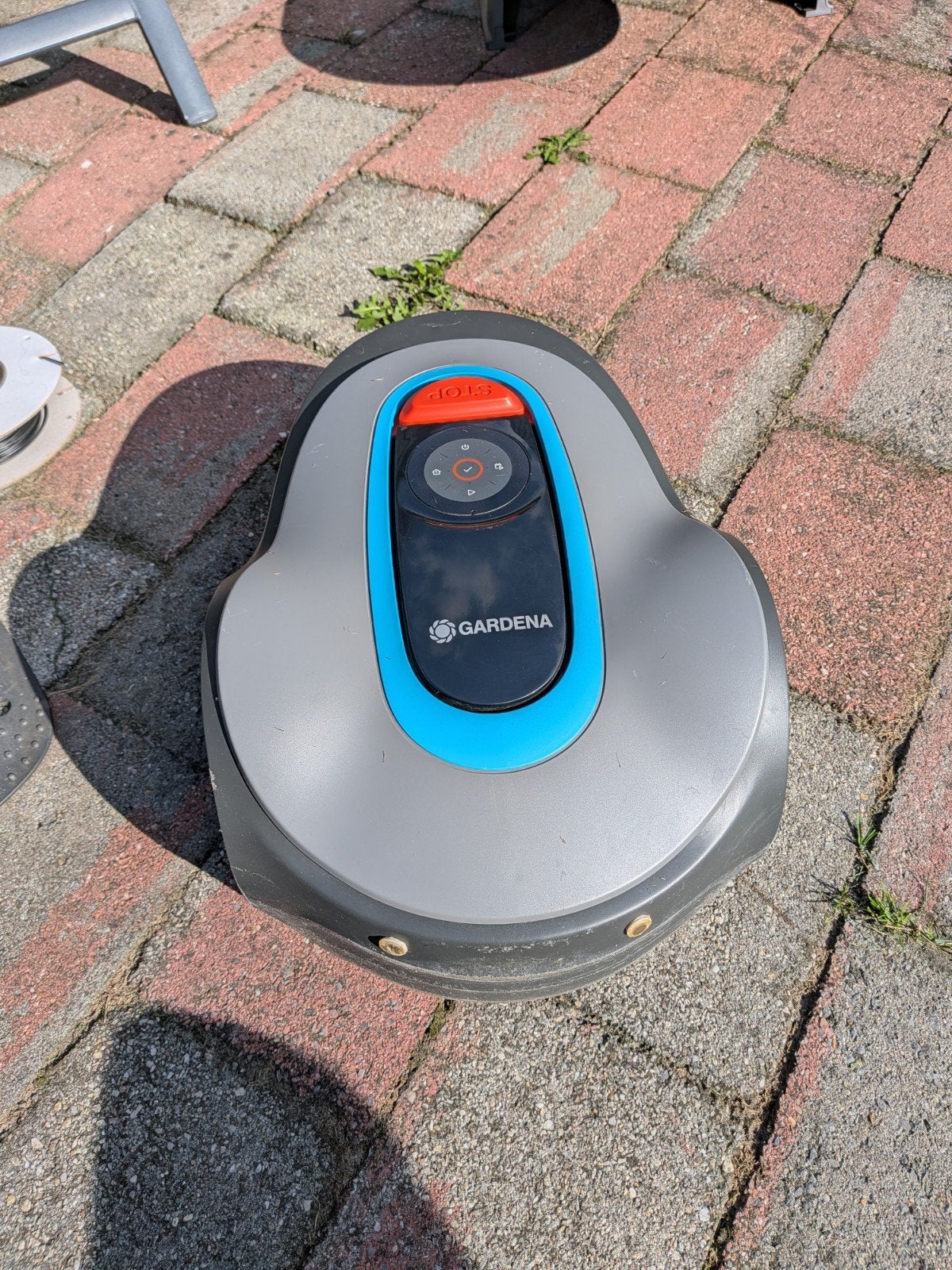 Gardena Sileno Minimo 250 robotmaaier met laadstation, Ophalen, Cirkelmaaier, Gebruikt, Minder dan 30 cm
