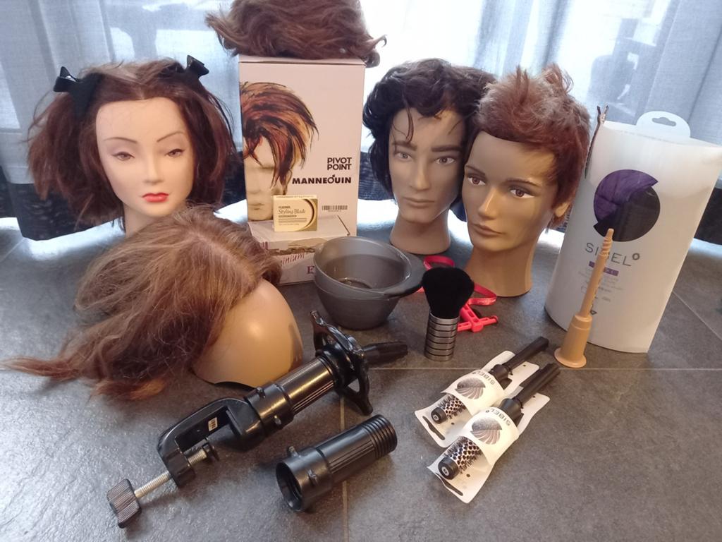 Kappershoofd en andere kappersbenodigdheden, Ophalen of Verzenden