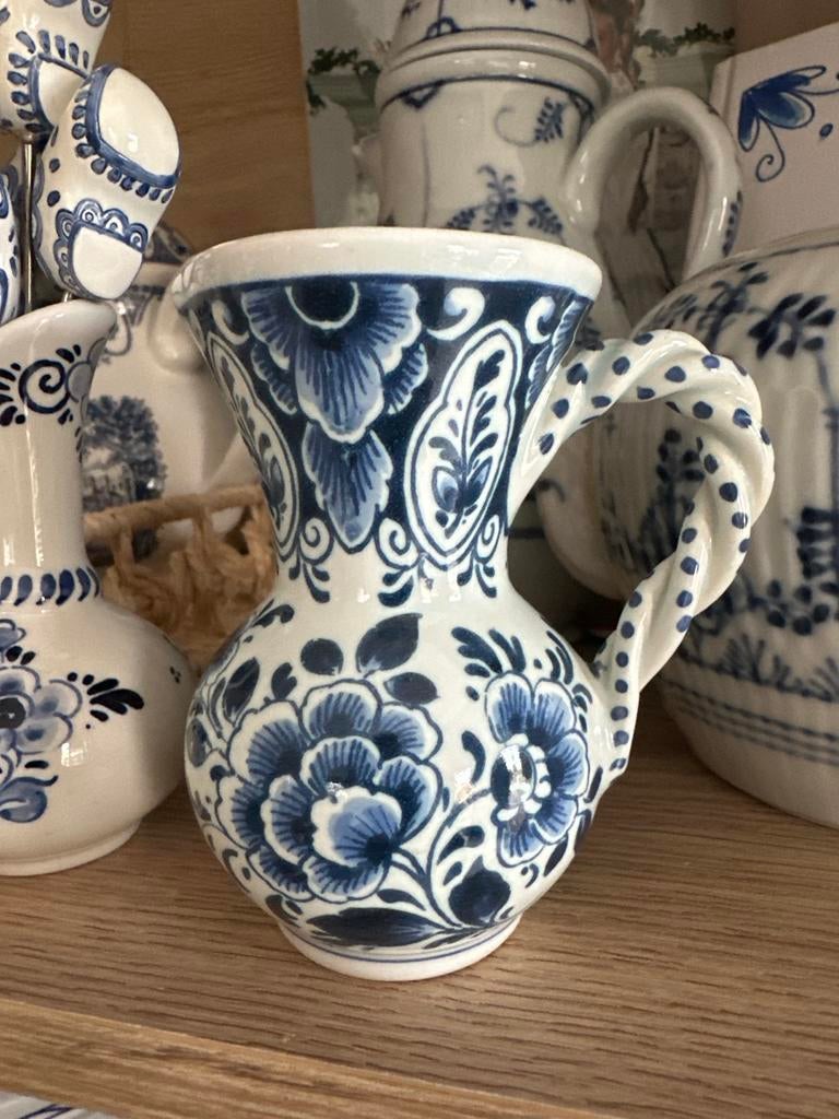 Delfts Blauw vaasje met Bloemenmotief potterie oud Delfts, Ophalen of Verzenden