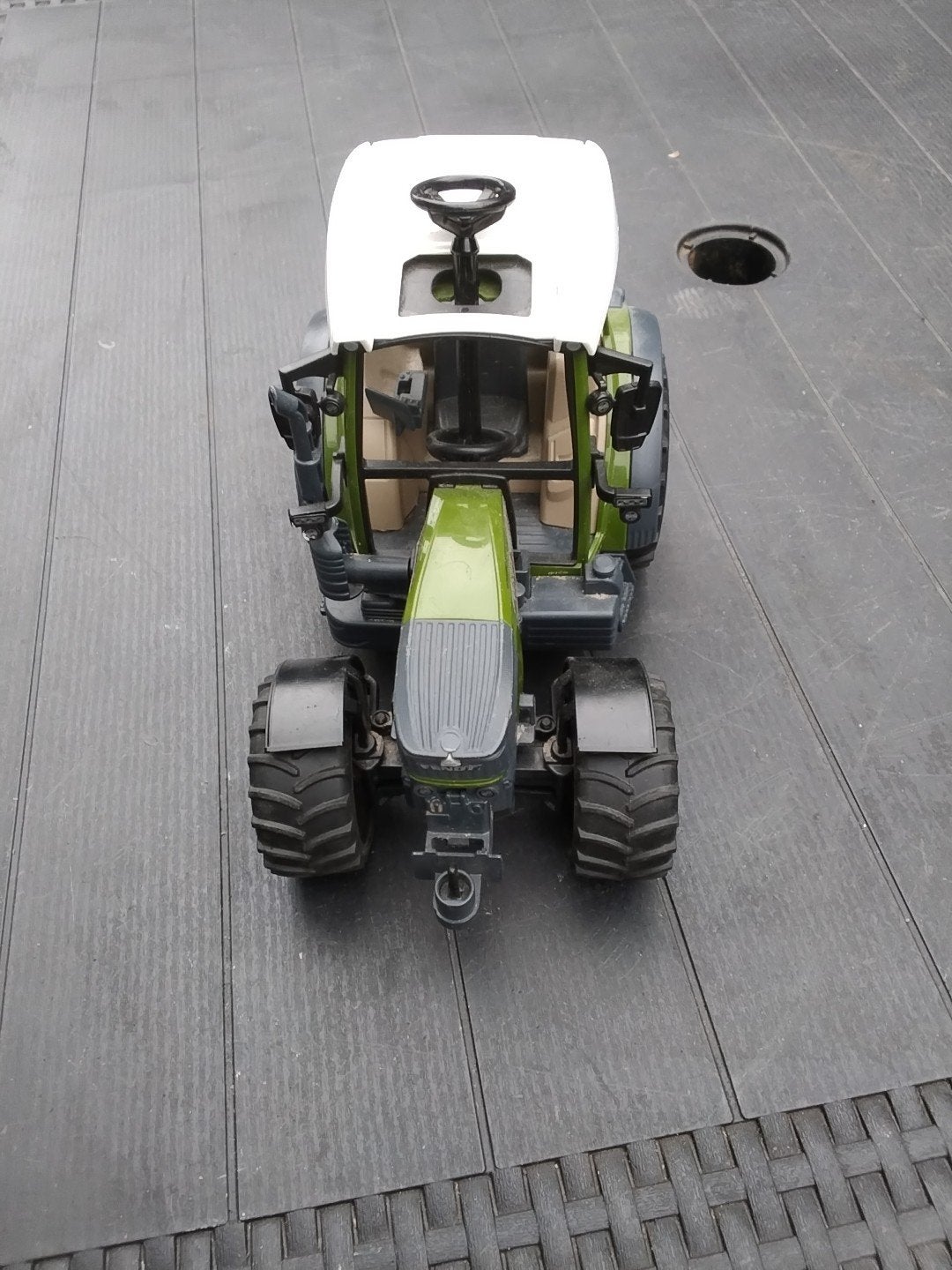 Bruder trektor 211 varo fendt € 10, Ophalen of Verzenden, Gebruikt
