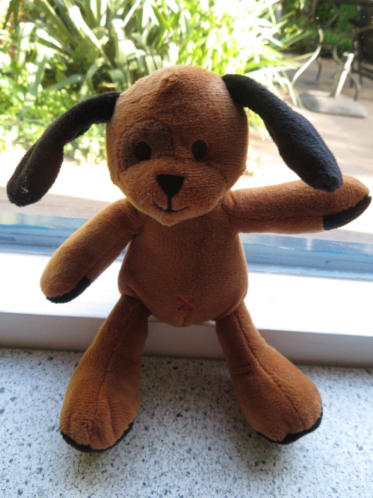 Hond of hondje van Hema bruin velours zwarte oren, Kinderen en Baby's, Speelgoed | Knuffels en Pluche, Hema, Zo goed als nieuw