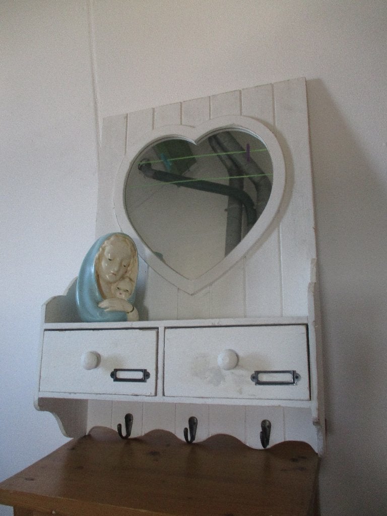 witte brocante wandkastje met spiegel en laatjes, Huis en Inrichting, Woonaccessoires | Spiegels, Ophalen, Minder dan 50 cm, Gebruikt