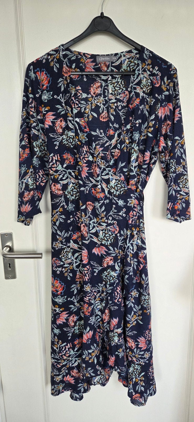 Geisha wikkel jurk donker blauw bloemen maat M / 38, Maat 38/40 (M), Geisha, Blauw, Ophalen of Verzenden