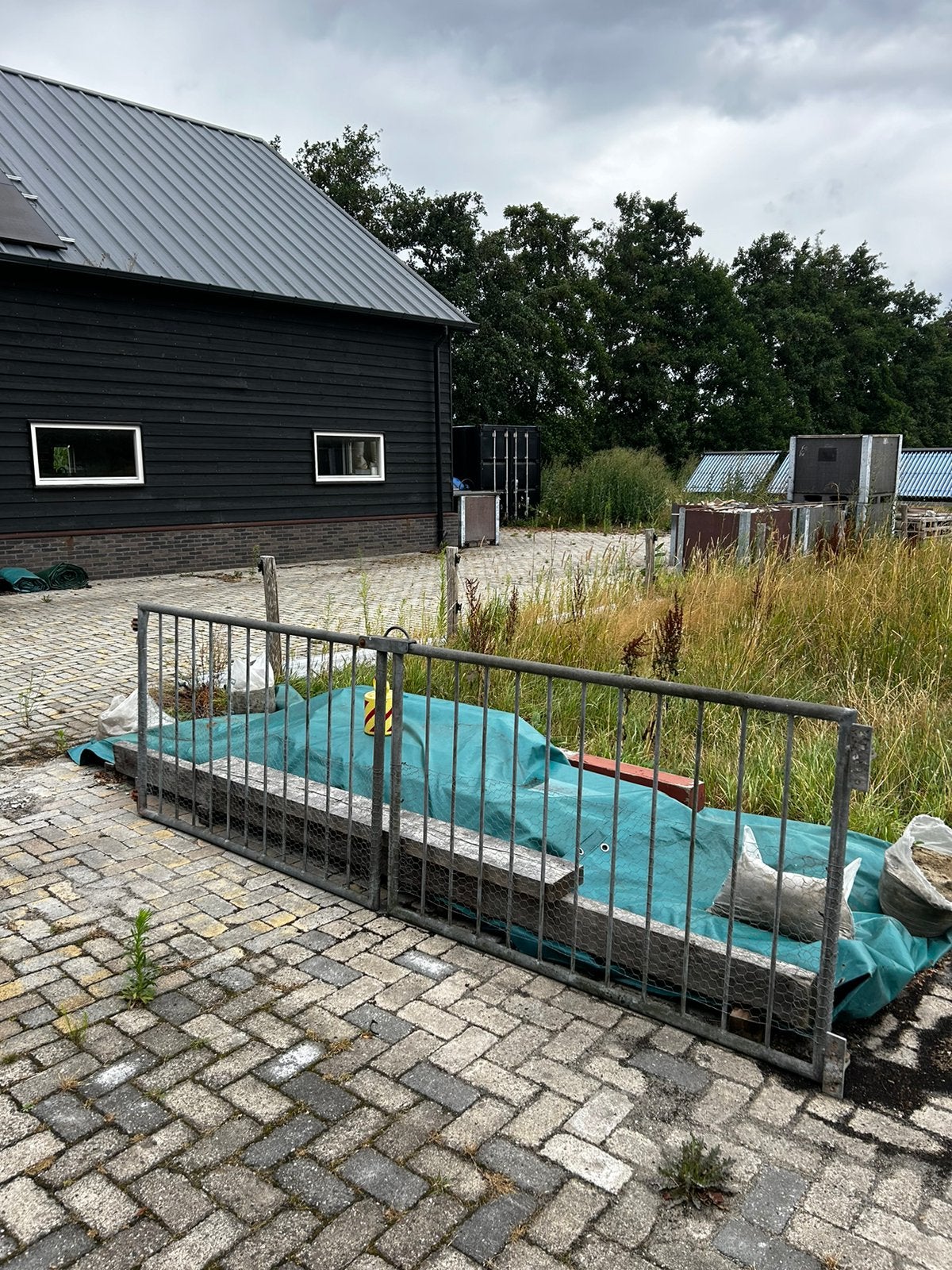 Ijzeren / metalen hek! Erg sterk!, Tuin en Terras, Tuinhekken en Hekwerk, Ophalen, Gebruikt, IJzer, Sierhekwerk