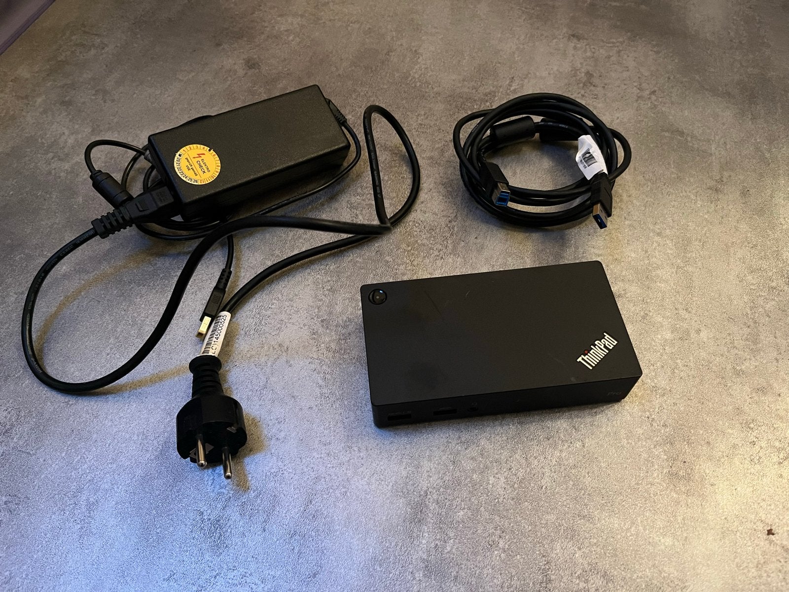 Lenovo ThinkPad USB 3.0 Pro Dock, Computers en Software, Ophalen of Verzenden, Zo goed als nieuw, Docking station, Laptop