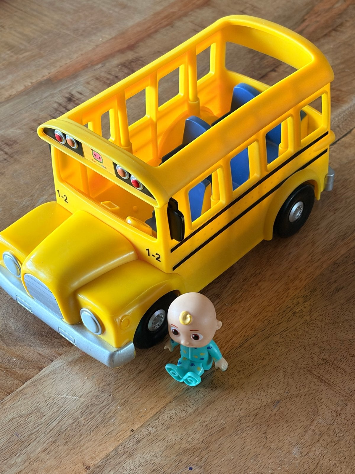 Cocomelon bus met liedjes en figuur, Ophalen of Verzenden, Zo goed als nieuw, Auto, Met geluid