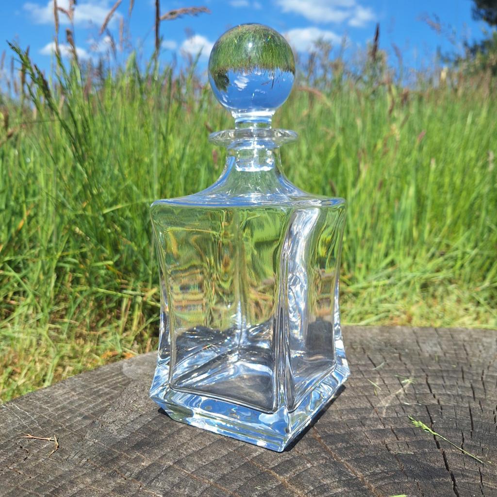 Elegante Kristallen Karaf met Bolvormige Stop, Antiek en Kunst, Antiek | Glas en Kristal, Ophalen of Verzenden