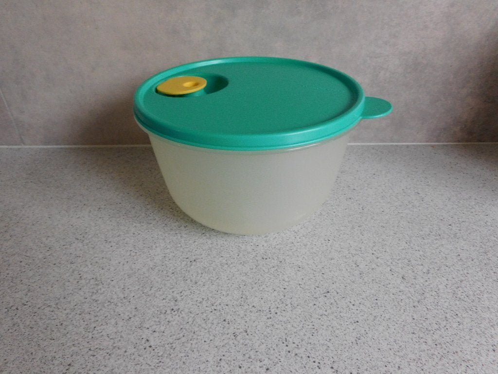 Tupperware Crystal Wave Kom 2 Ltr. Turquoise, Ophalen of Verzenden, Bak of Kom, Groen, 2000 ml