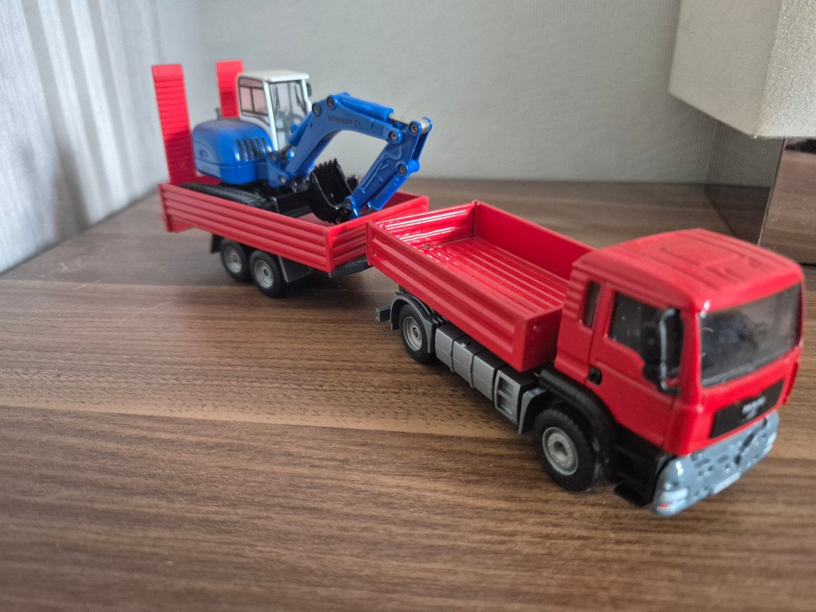 Siku MAN Vrachtwagen met aanhanger en graafmachine, Ophalen, Gebruikt