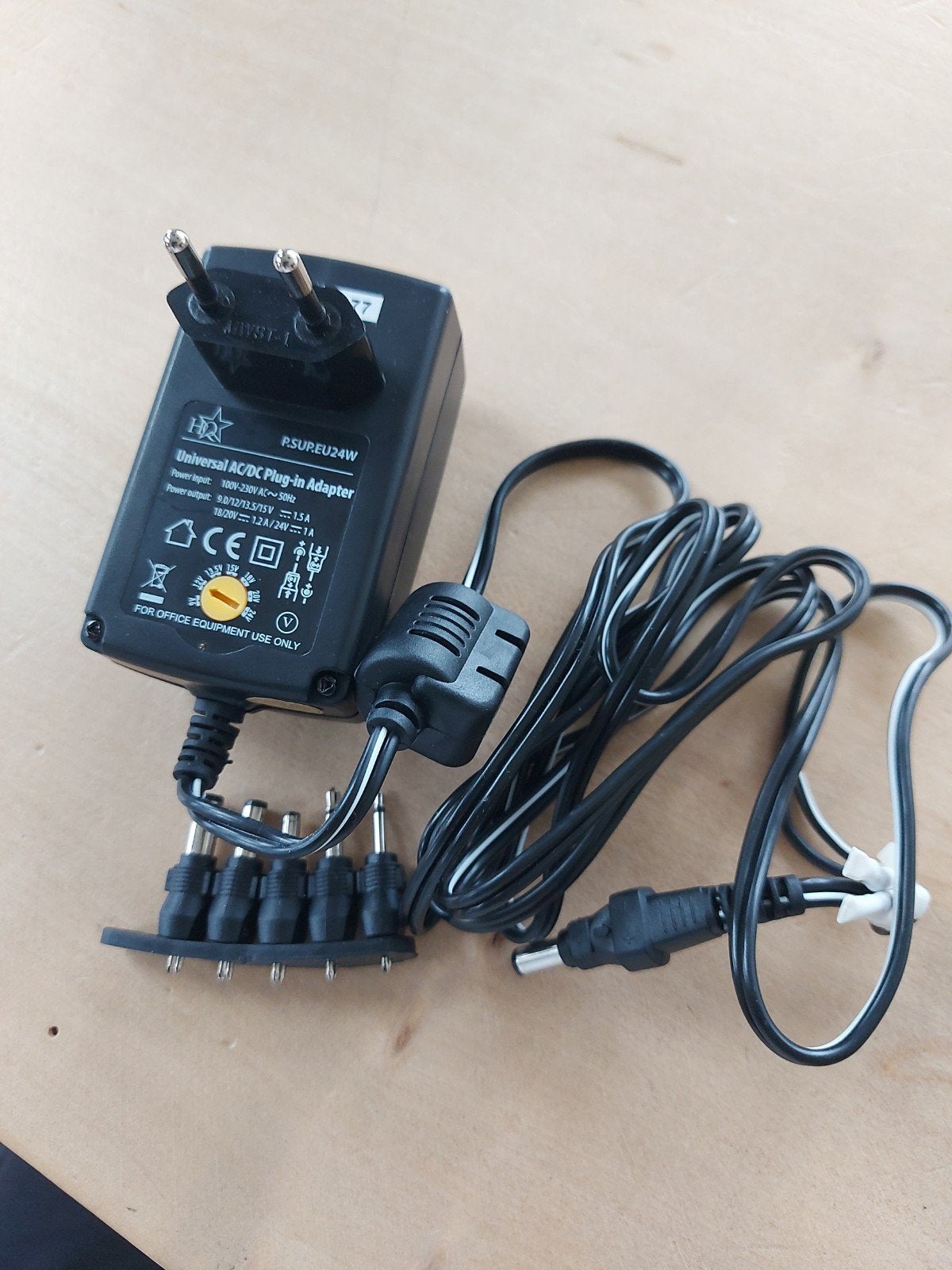 Universele AC/DC Plug-in Adapter met Meerdere Tips, Ophalen of Verzenden, Zo goed als nieuw