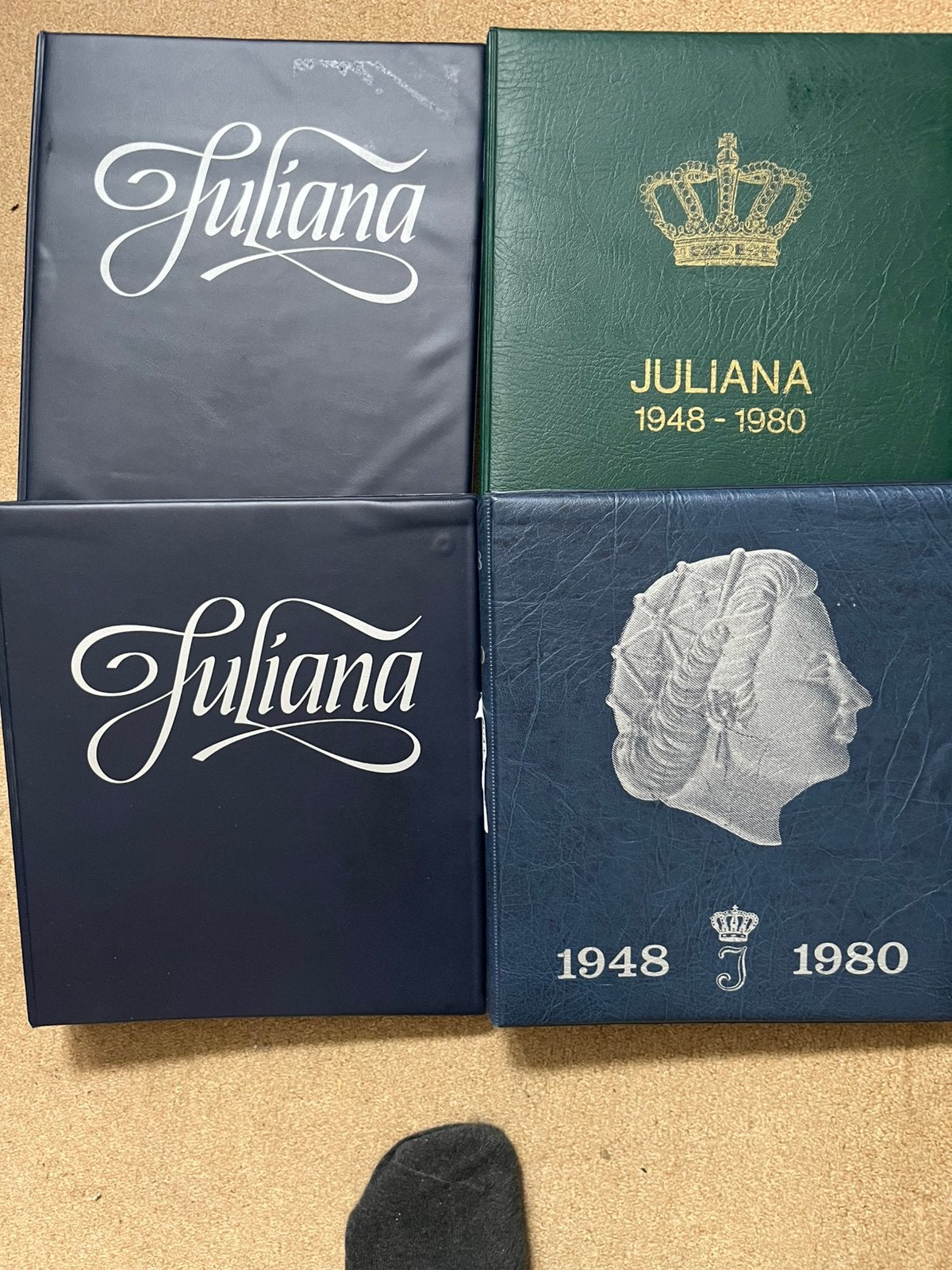 JULIANA 4 NETTE COMPLETE ALBUMS 1948-1980  FOTO/ADV, Koningin Juliana, Zilver, 2½ gulden, Verzenden