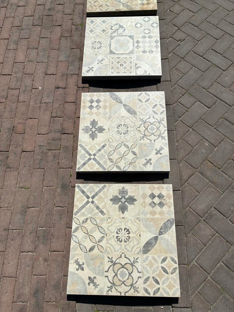 3 stuks 60x60 cm Cementtegel met Keramisch Patroon, 4cm dik, Doe-het-zelf en Verbouw, Tegels, Ophalen, 60 cm of meer, Zo goed als nieuw
