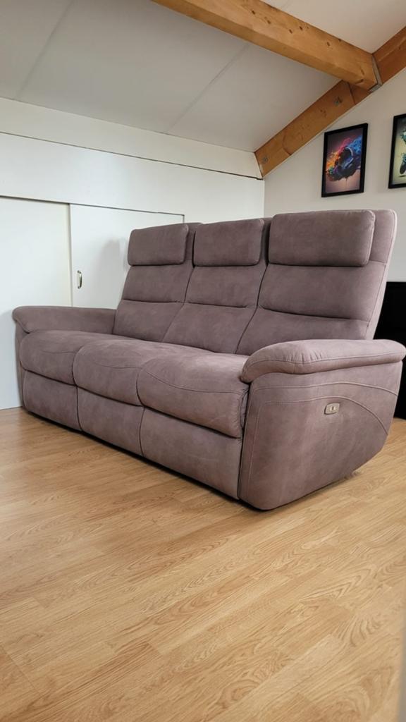 Taupe 3-zitsbank met elektrische relaxfunctie, als nieuw!, Ophalen, Zo goed als nieuw, 75 tot 100 cm, Tweepersoons