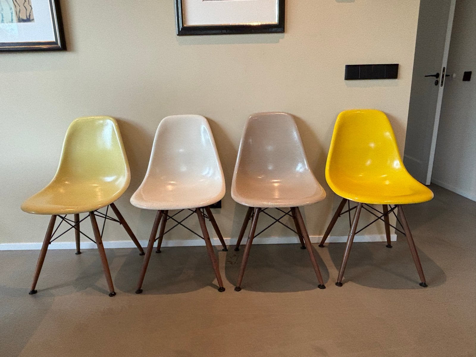 Vintage Vitra Eames Herman Miller glasvezel stoelen, Ophalen, Kunststof, Gebruikt, Overige kleuren