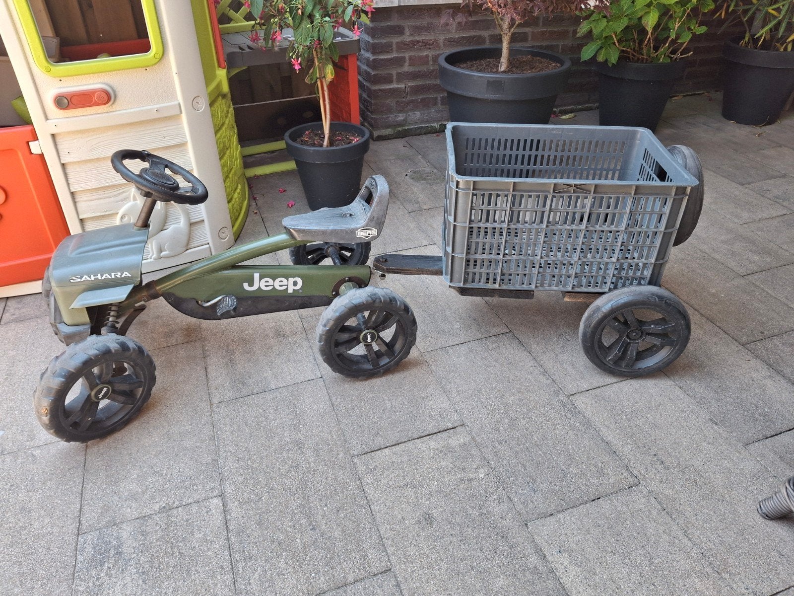 Berg skelter Jeep Sahara met kar, Ophalen