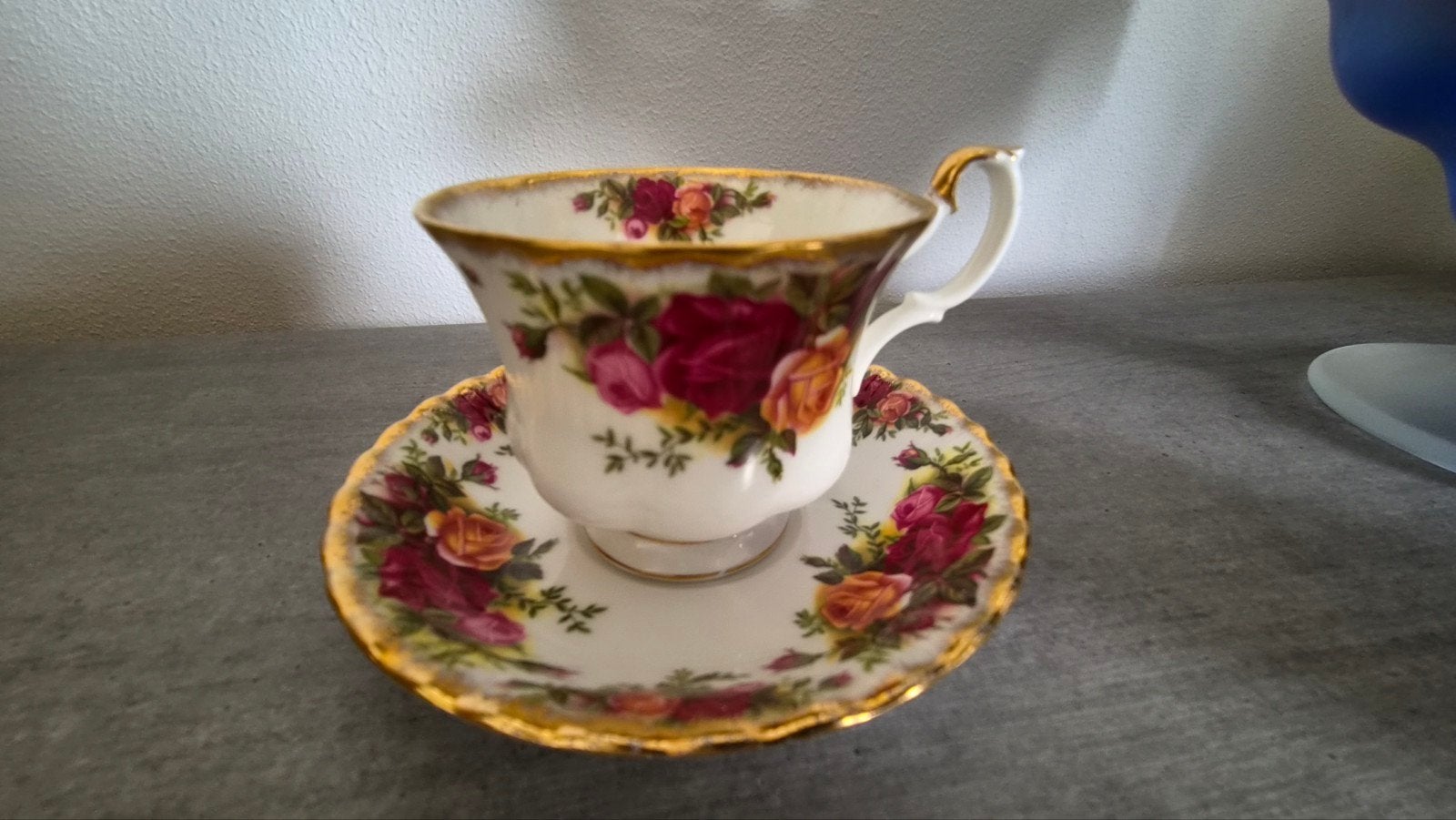Kop en Schotel  Royal Albert Old Country Roses, Antiek en Kunst, Ophalen of Verzenden