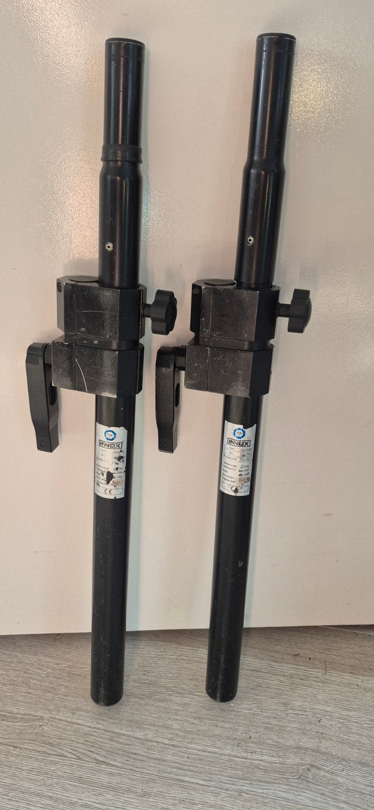 INNOX wind-up Speaker Statieven (2 stuks), Ophalen, Gebruikt, Muziekstandaard