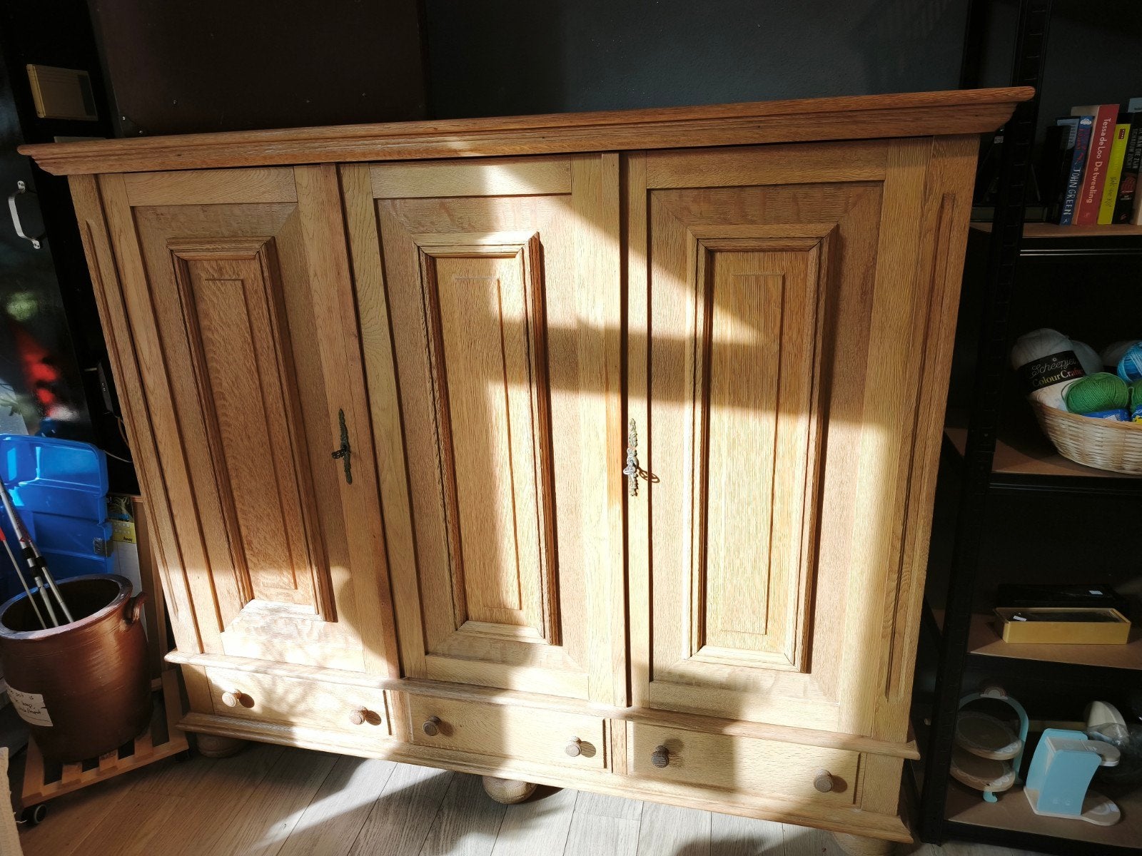 Massief eiken dressoir/kast met 3 deuren en 3 laden, Ophalen