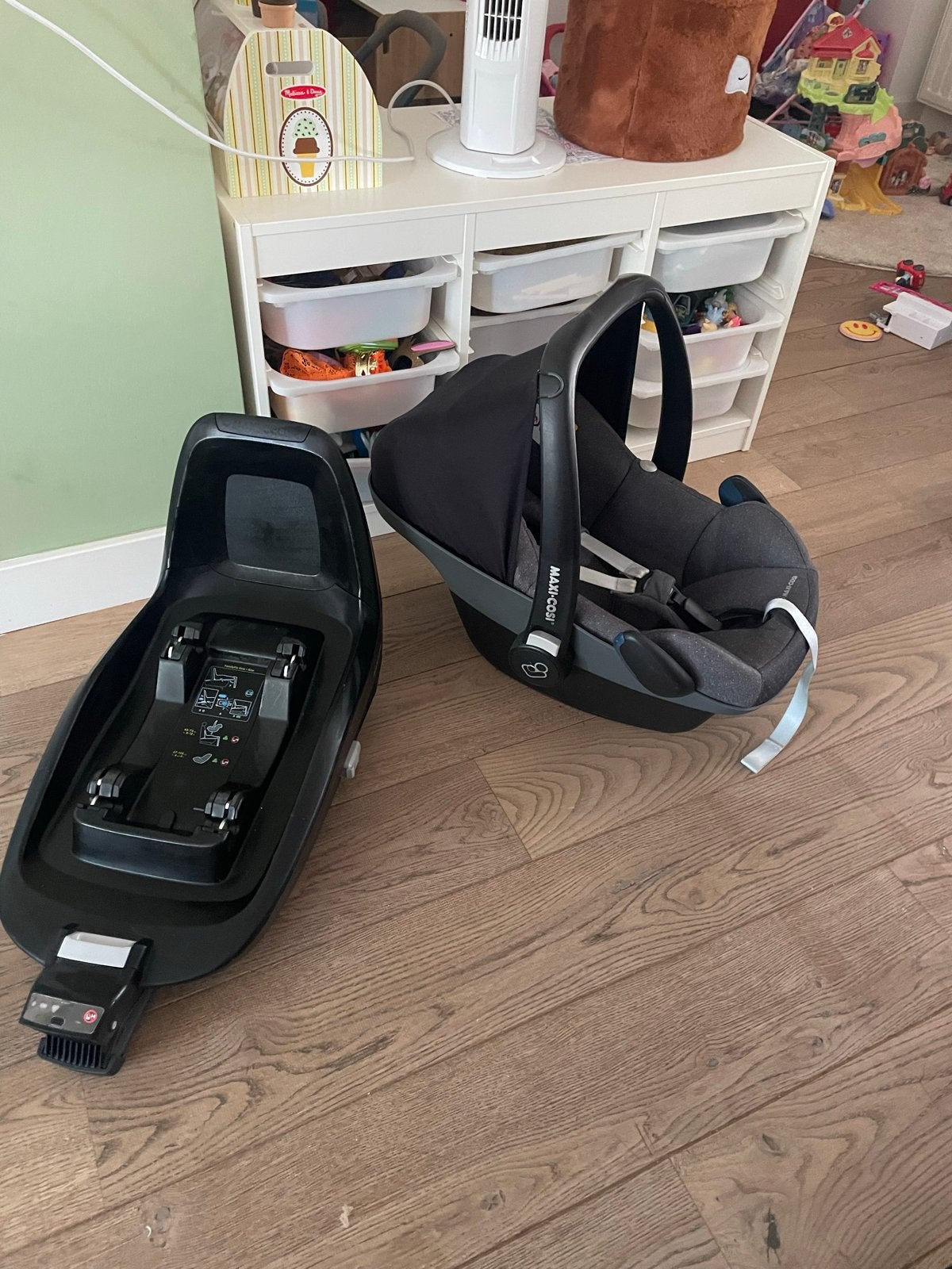 Maxi Cosi Pebble met  Isofix base, Ophalen, Autogordel of Isofix, Gebruikt, Zijbescherming