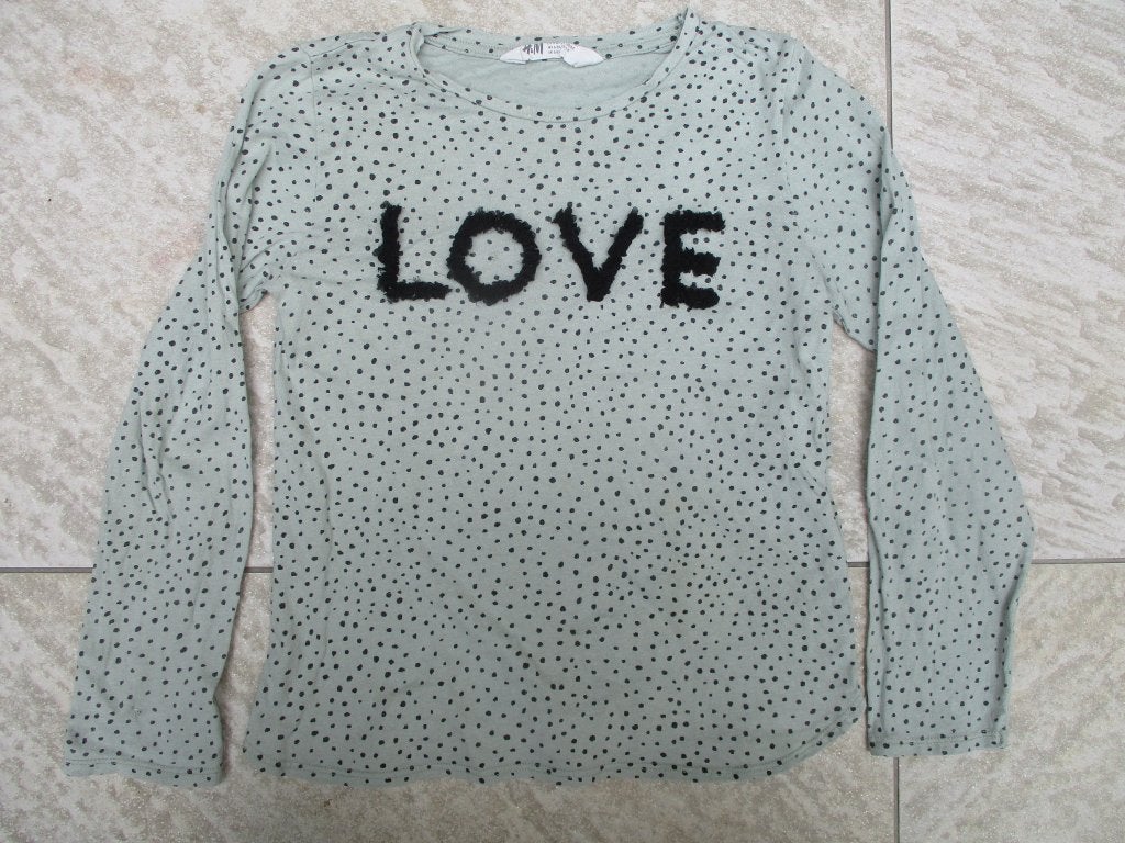 Longsleeve mintgroen Love maat 122 H&M T-shirt lang mouw, Gebruikt, Meisje, H&M, Ophalen of Verzenden