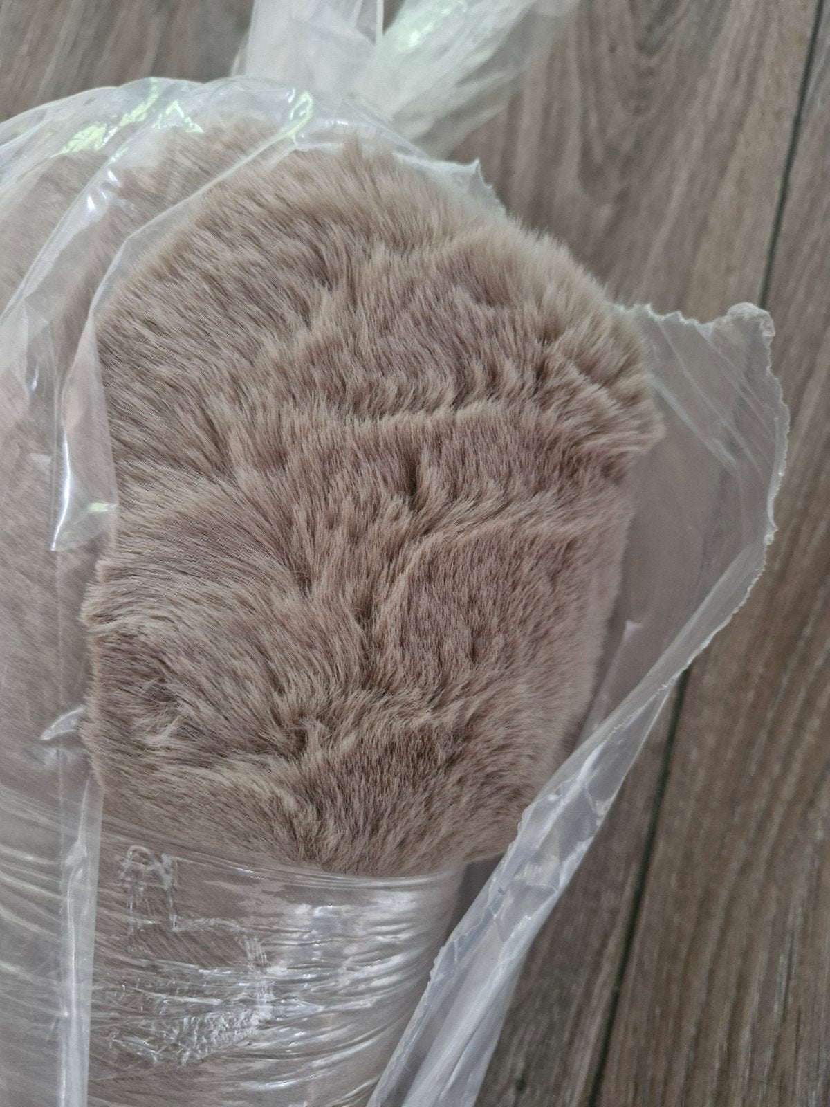 Nieuw Taupe Fluffy Vloerkleed - 160x200 cm, Bruin, 150 tot 200 cm, Nieuw, Ophalen of Verzenden