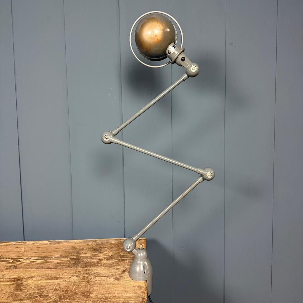 Donkergrijze drie-arms Jielde tafel klemlamp tafellamp oud, Ophalen of Verzenden