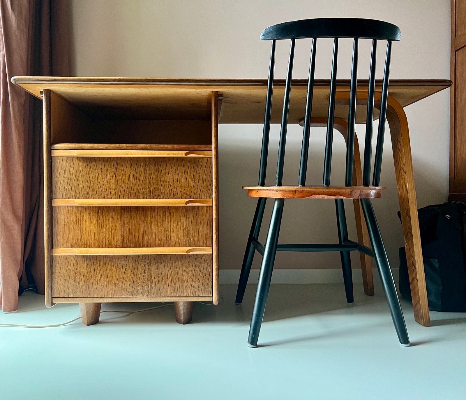 Pastoe bureau - Cees Braakman EE02, Huis en Inrichting, Bureaus, Gebruikt, Overige typen, Overige merken, Vintage, Hout, Bruin