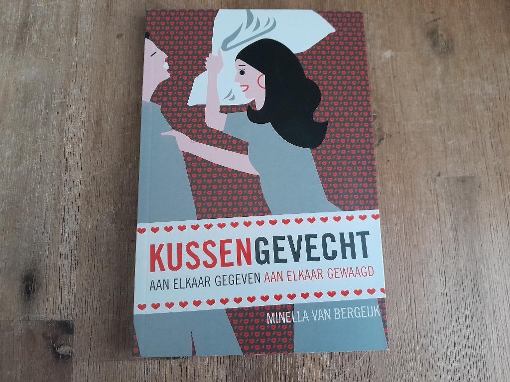 Minella van Bergeijk/ Kussengevecht, Boeken, Ophalen of Verzenden, Zo goed als nieuw