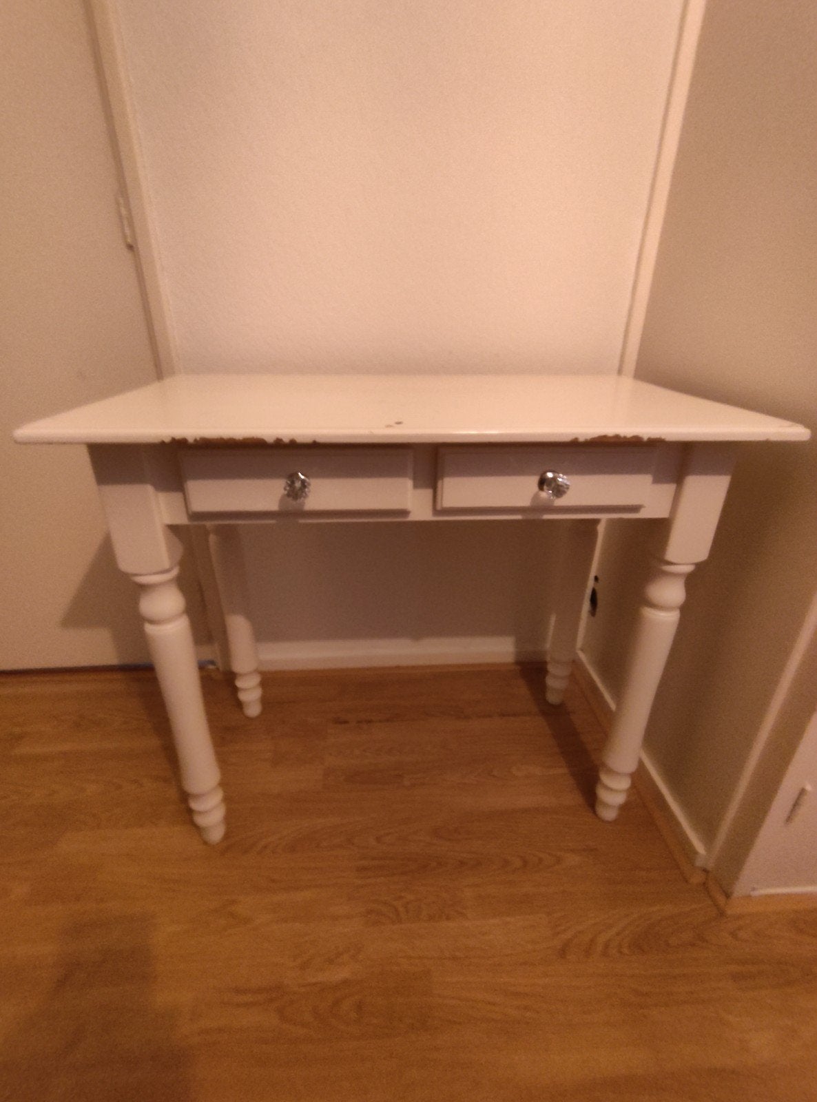 Wit houten tafeltje met twee lades, Huis en Inrichting, Ophalen, Gebruikt, Tot twee personen, Minder dan 50 cm