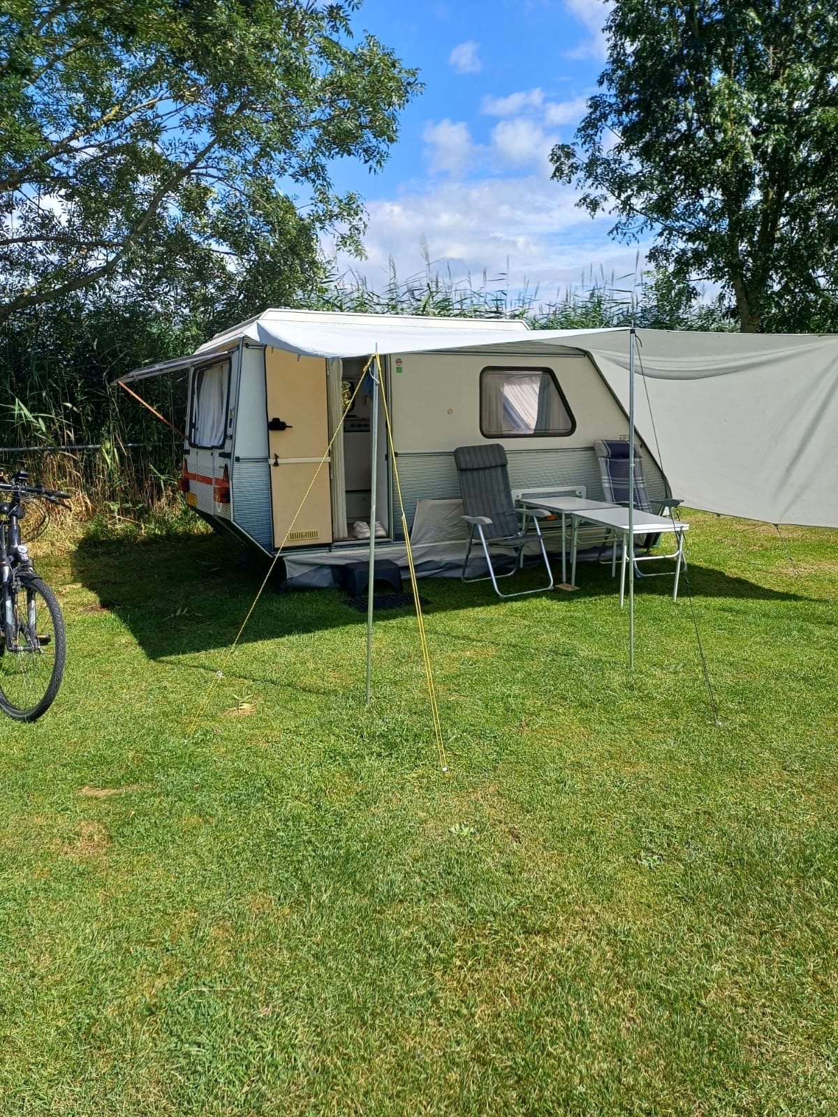 Kip Kompakt 37 Caravan - Compact en Compleet, Rondzit, Kip, Omvormbare zithoek, Tot en met 3