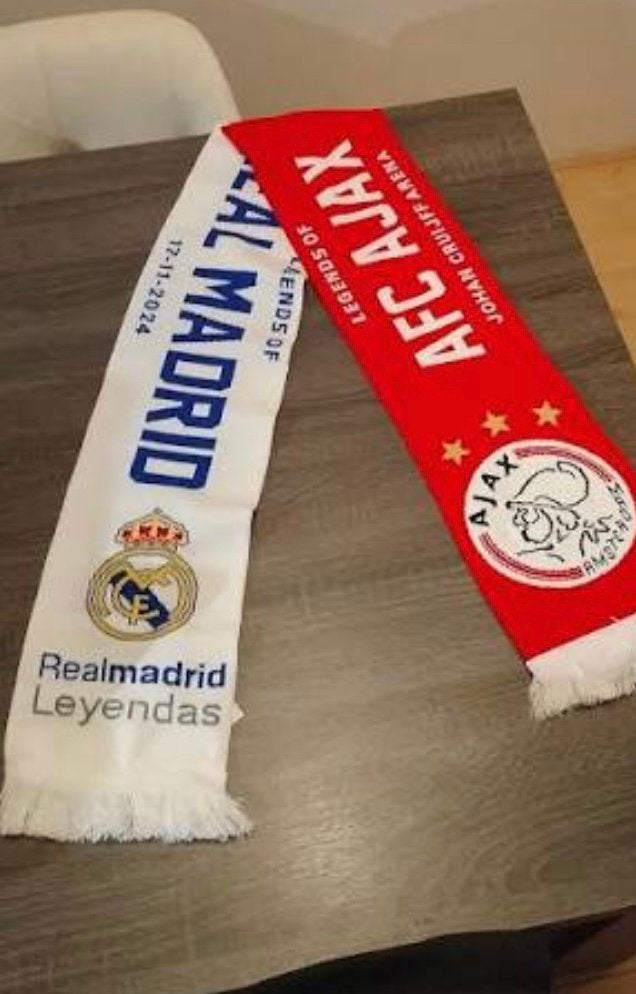 GEZOCHT: sjaal Ajax Legends-Real Madrid Legends 17-11-2024, Verzamelen, Sportartikelen en Voetbal, Ophalen of Verzenden, Zo goed als nieuw