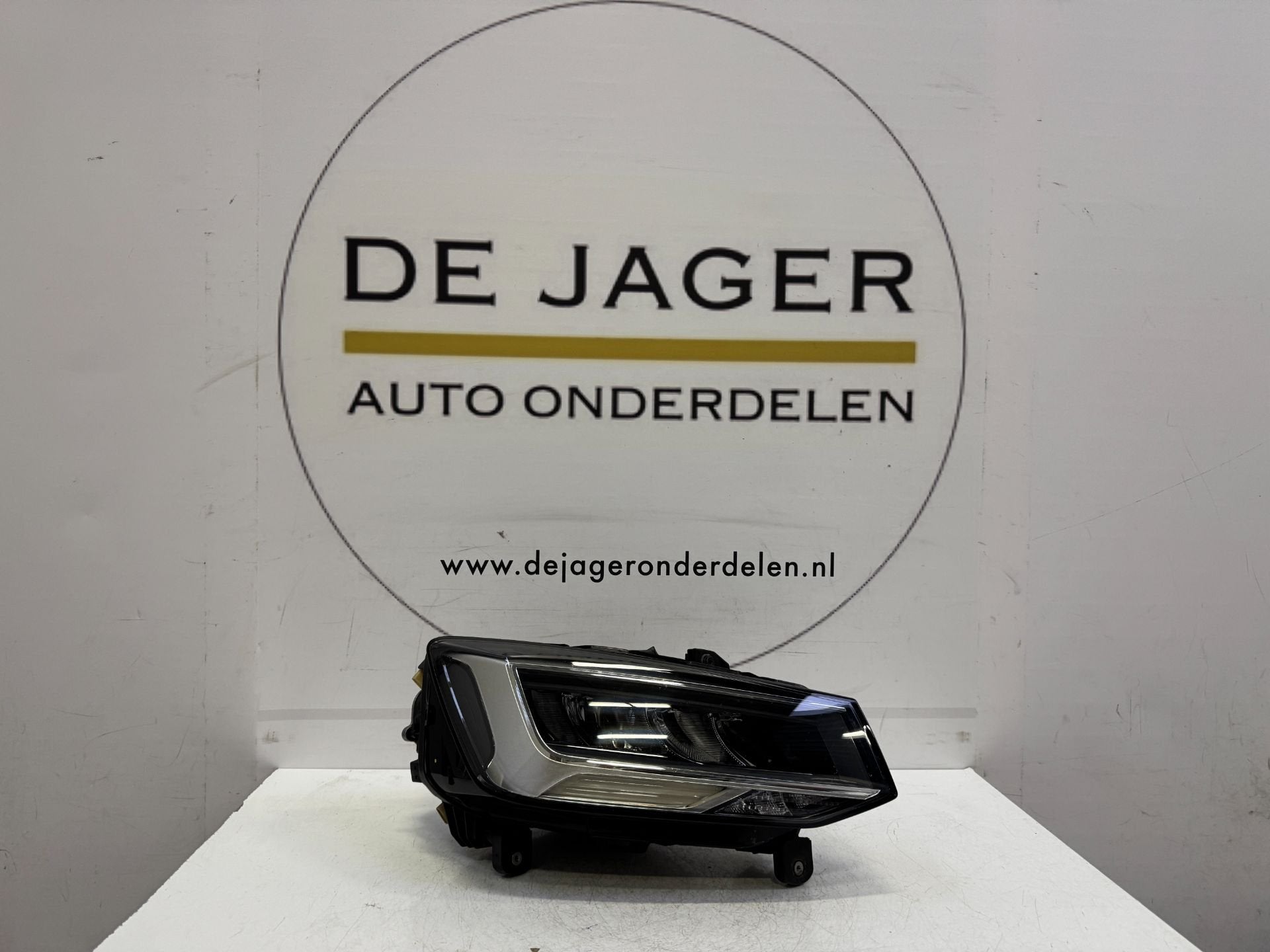 AUDI Q2 81A LED KOPLAMP RECHTS 81A941012 2020-, Gebruikt, AUDI AG, Auto-Union-Strasse 1
85045  Ingolstadt, DE, Kundenbetreuung@audi.de