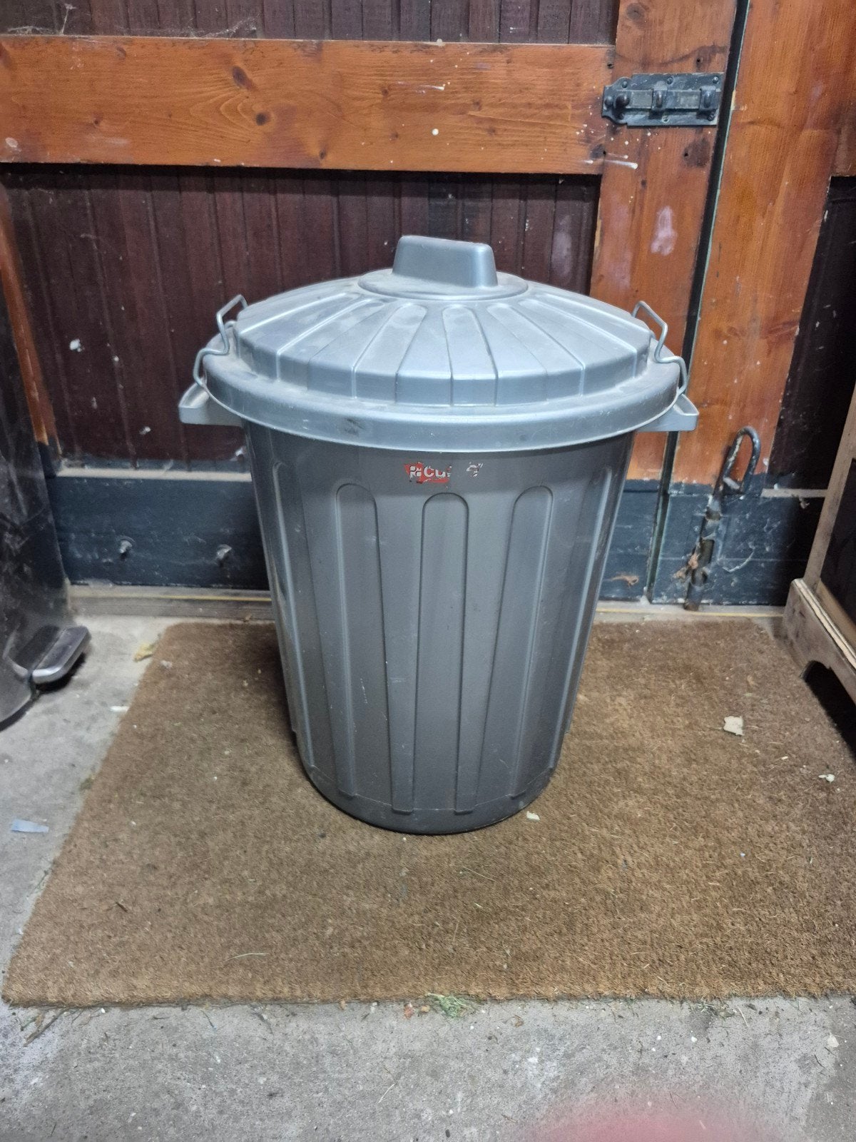 Curver voederton 46 liter, Ophalen, Gebruikt, Kunststof
