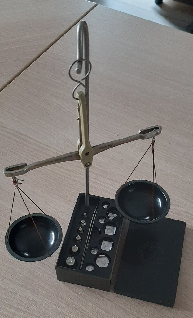 USSR. Sovjet-Unie. Sieradenweegschalen met gewichten., Verzamelen, Ophalen of Verzenden, Zo goed als nieuw