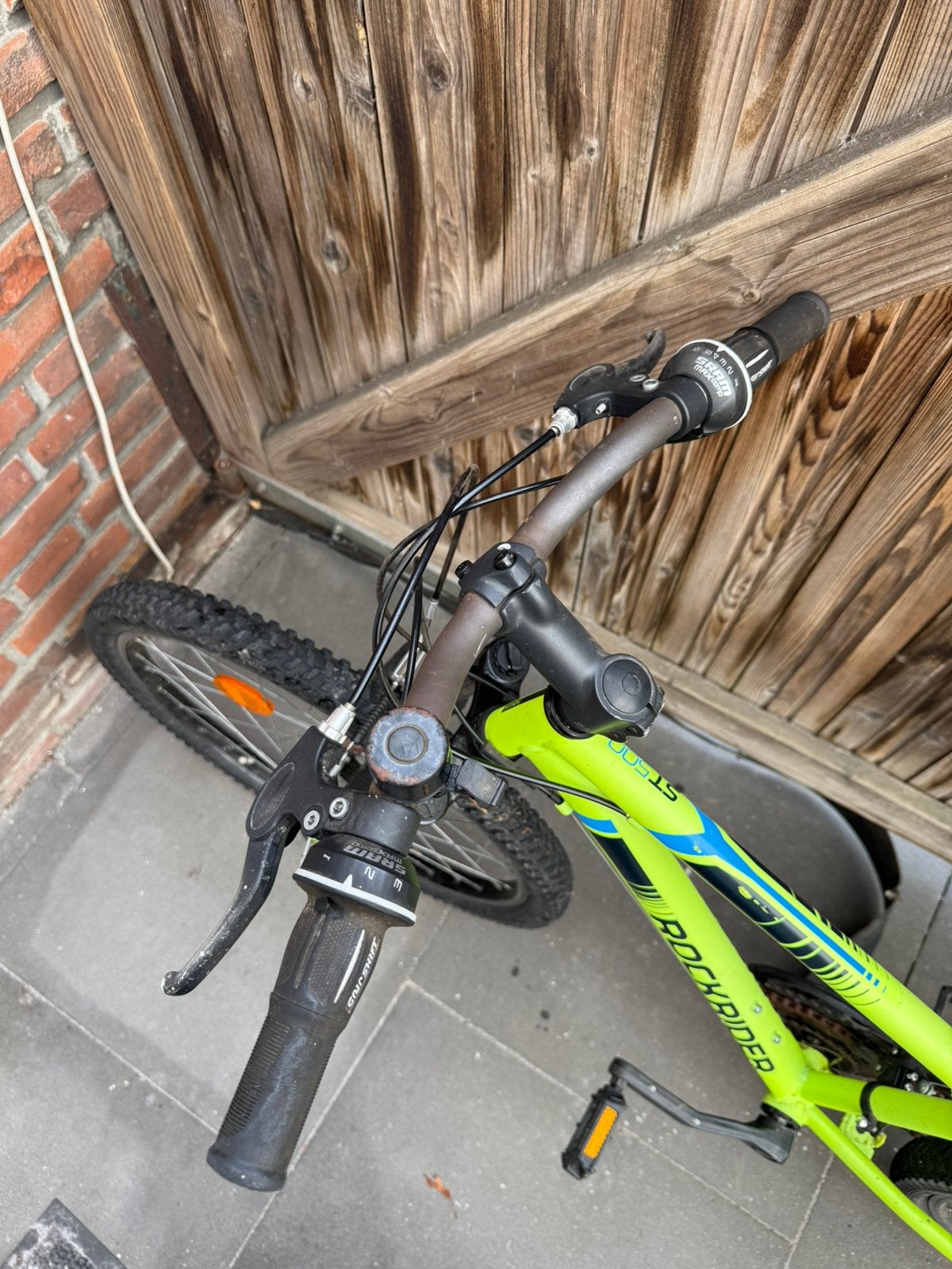Foto 2 van Mountainbike Rockrider ST500 26 inch groen kinderen