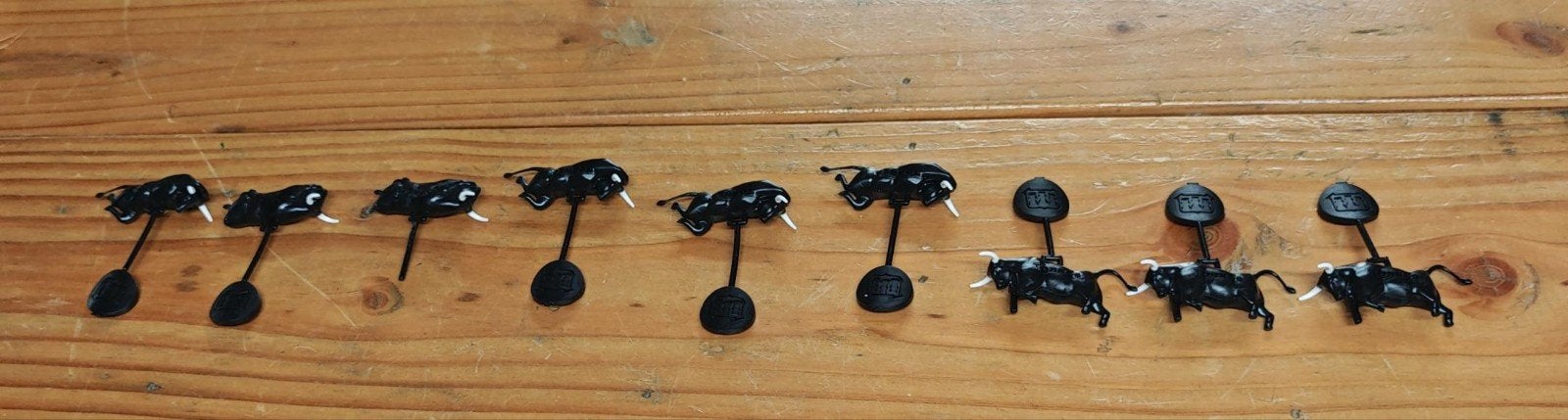 Torres Sangre de Toro , 8 stuks, zwart met witte hoorns, Ophalen